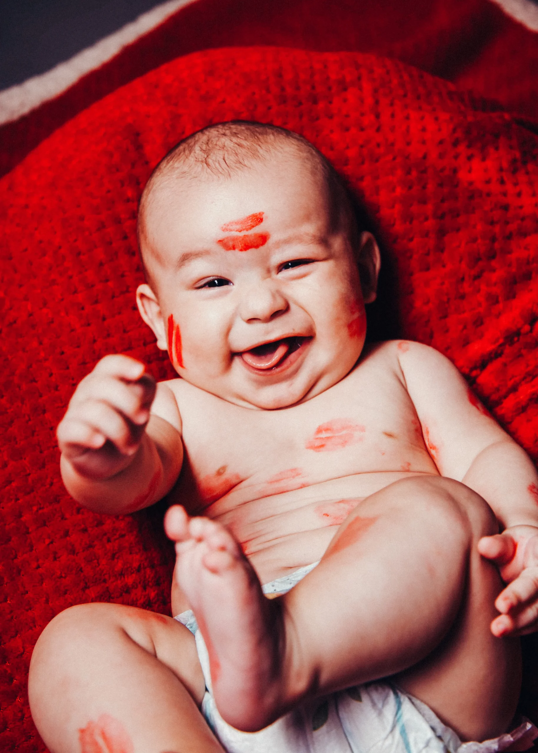 Baby beim Bambino Shooting im Fotostudio smirkART